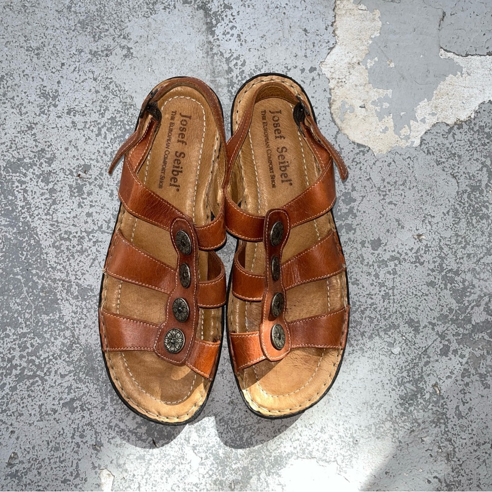 Josef Seibel women’s Brown Sandals size 10